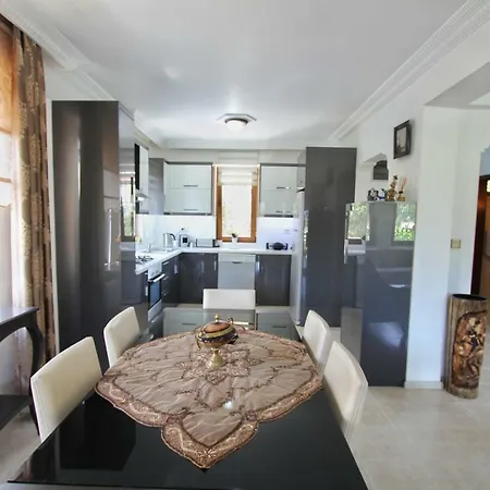 Mimoza Villa *